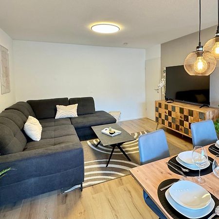 3 Zimmer Apartment, 90 Qm, Ruhig Und Zentrumsnah, Max 6 Pers, 15 Qm Balkon , Private Garage, Internet 1000 Mbit Sindelfingen Luaran gambar