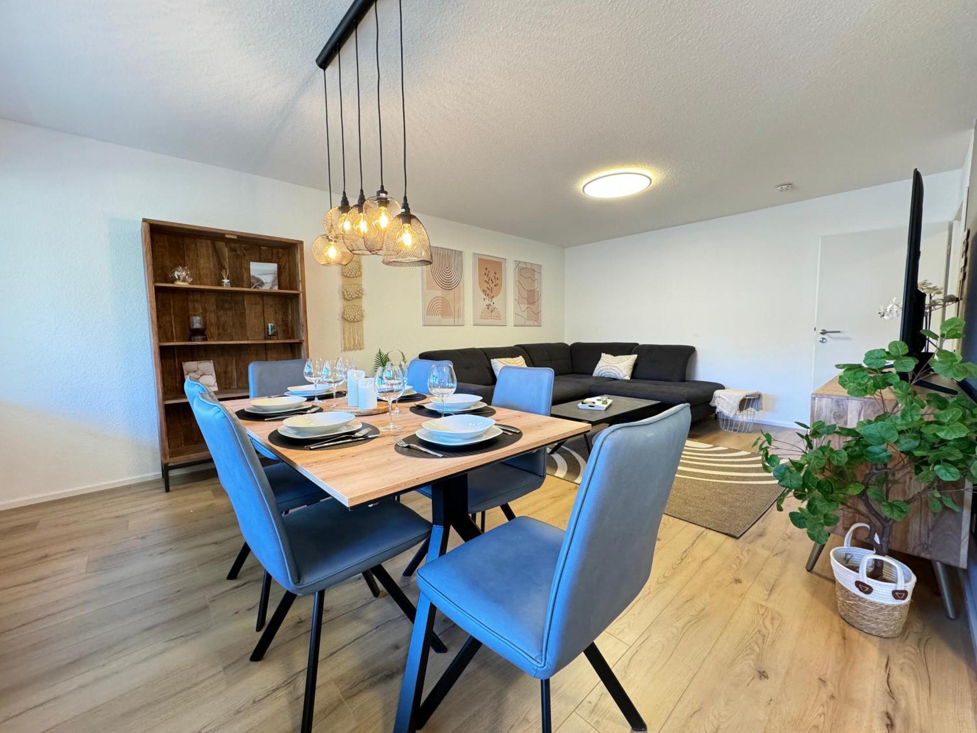 3 Zimmer Apartment, 90 Qm, Ruhig Und Zentrumsnah, Max 6 Pers, 15 Qm Balkon , Private Garage, Internet 1000 Mbit Sindelfingen Luaran gambar
